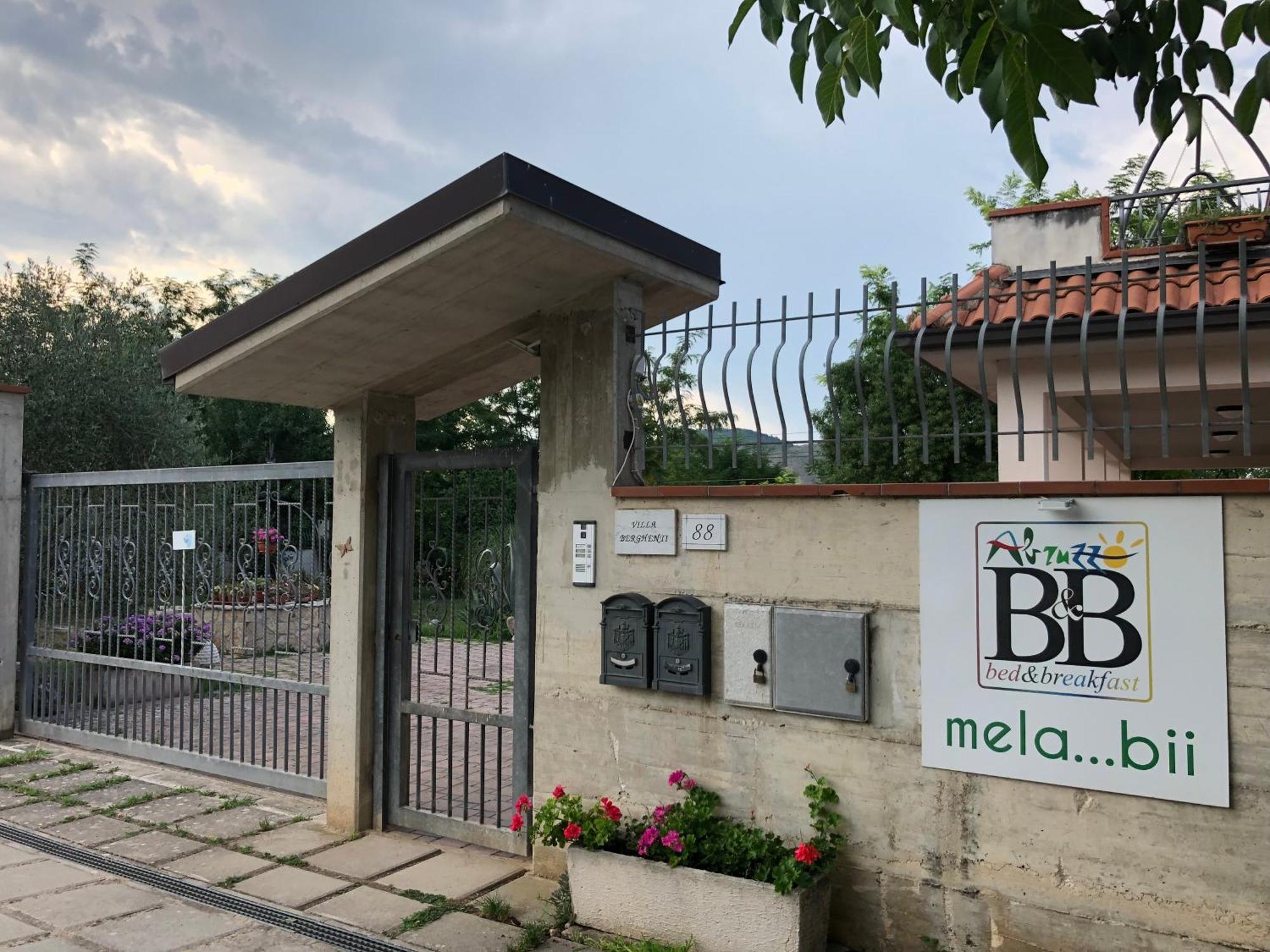 Mela__Bii Bed and Breakfast Sulmona Eksteriør billede